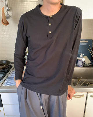 Button-down Henley neck long-sleeved T-shirt