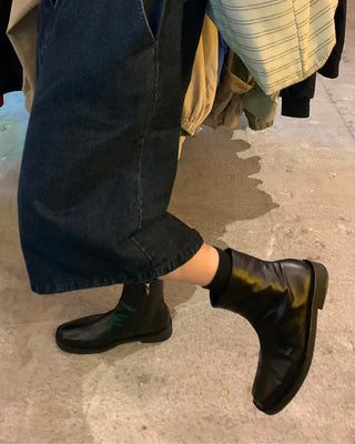 Square-line boots