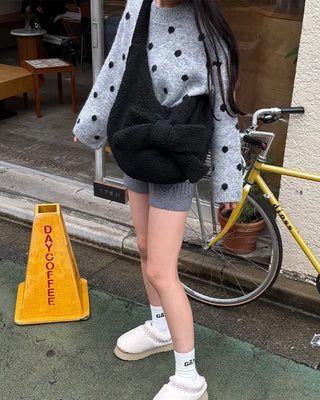 Polka Dot Round Knit
