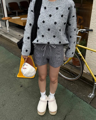Twist knit elastic waist shorts