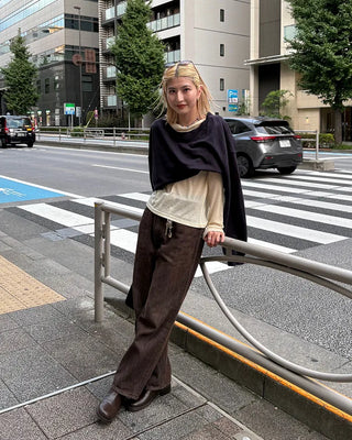 One-shoulder oversized sweatshirt
