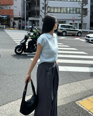Two-button collar short-sleeved knit