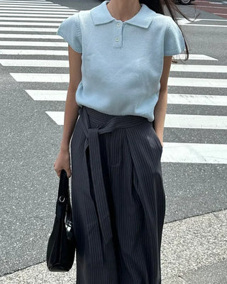 Two-button collar short-sleeved knit