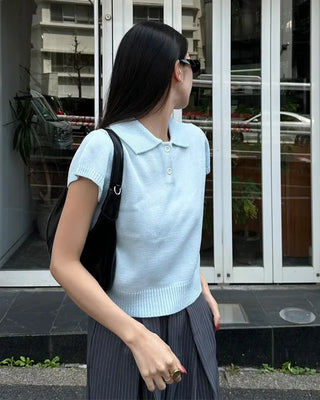 Two-button collar short-sleeved knit