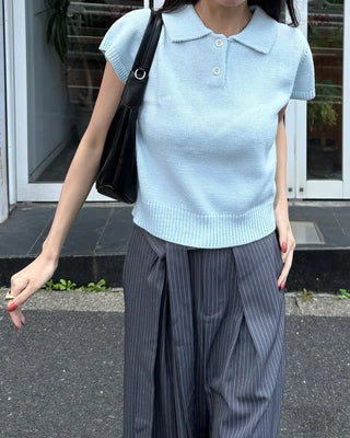Two-button collar short-sleeved knit