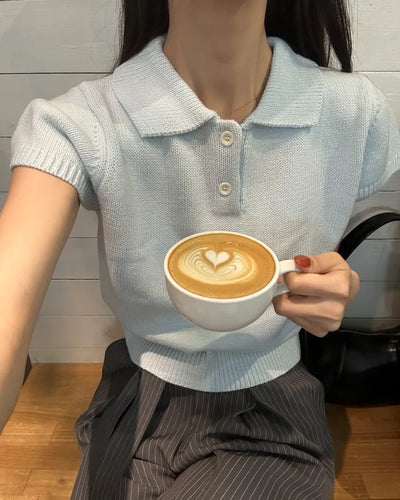 Two-button collar short-sleeved knit
