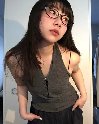 V-button halter neck top