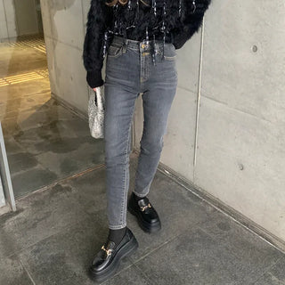 Double-button skinny pants