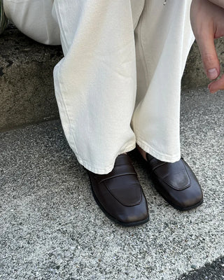 Square-toe simple loafers