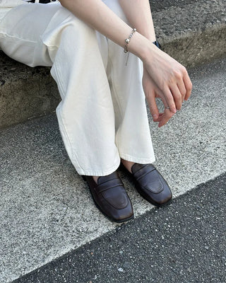 Square-toe simple loafers