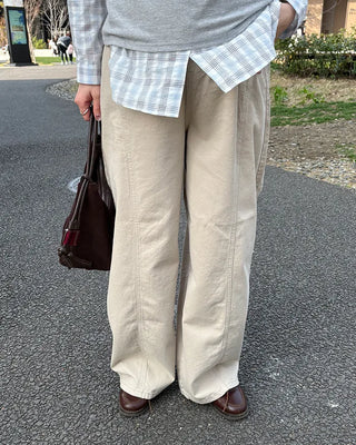 Curved center seam cotton pants