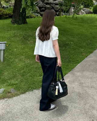 Round collar short-sleeved blouse