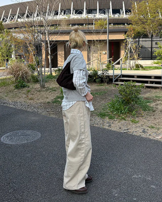 Curved center seam cotton pants
