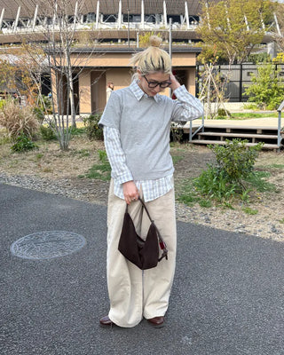 Curved center seam cotton pants