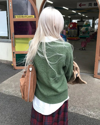 V-neck raglan knit