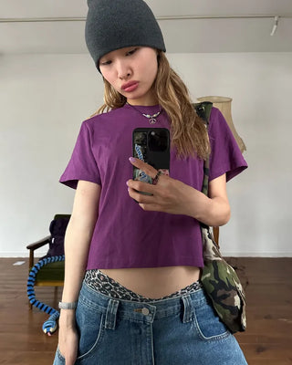 Shoulder seam semi-cropped half T-shirt