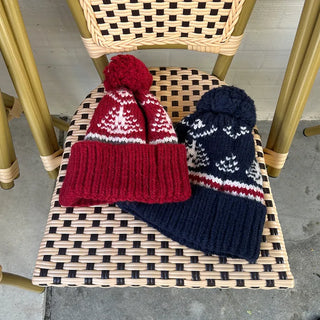 Pom-pom tree knit hat