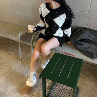 Blackton Argyle Round Knit