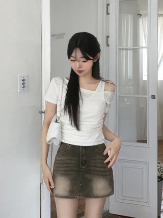 Side-shirred short-sleeved T-shirt