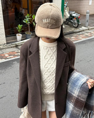Round neck cable knit