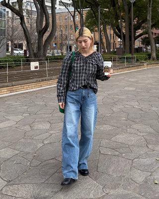 Low-waisted wide-leg denim pants