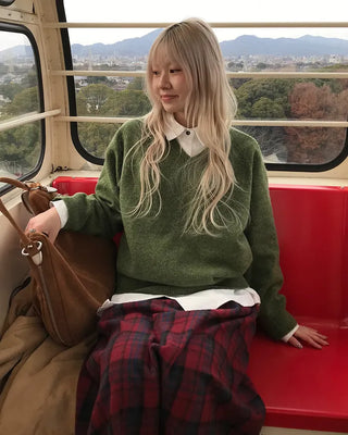 V-neck raglan knit