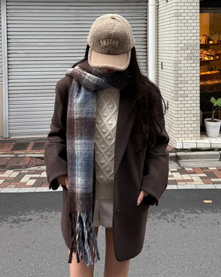 Round neck cable knit
