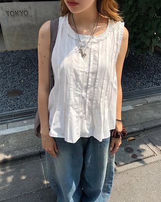 Pintuck frill sleeveless flared button blouse