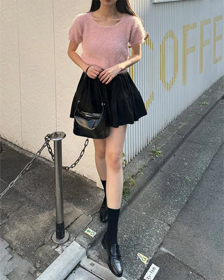 Round short-sleeved knit