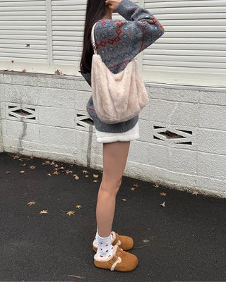 Ethnic pattern long-sleeved knit