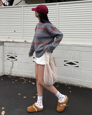 Ethnic pattern long-sleeved knit