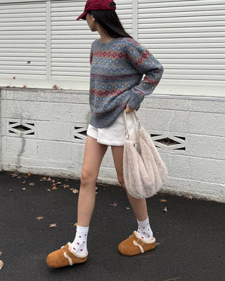 Ethnic pattern long-sleeved knit