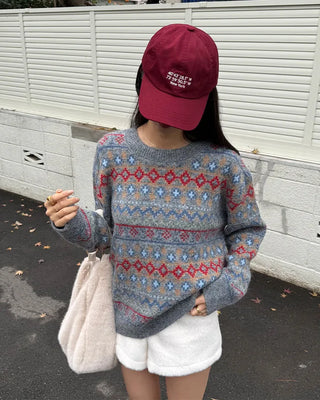 Ethnic pattern long-sleeved knit