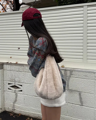 Ethnic pattern long-sleeved knit