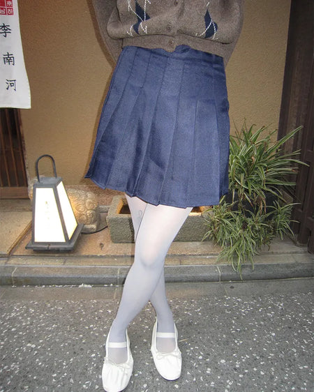 Simple pleated mini skirt