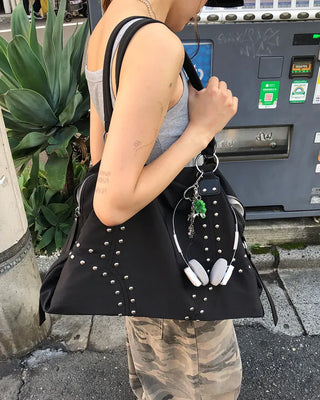 Double rivet line shoulder bag