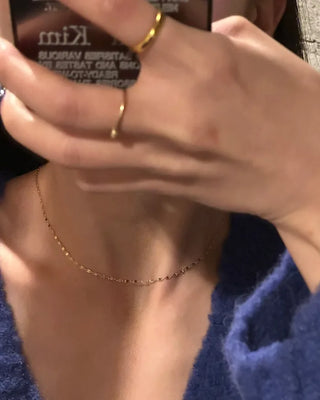 Simple daily chain necklace