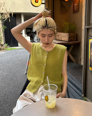 Round neck marble button knit vest