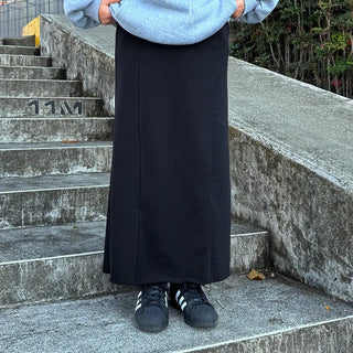 Line-cut sweat skirt
