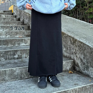 Line-cut sweat skirt