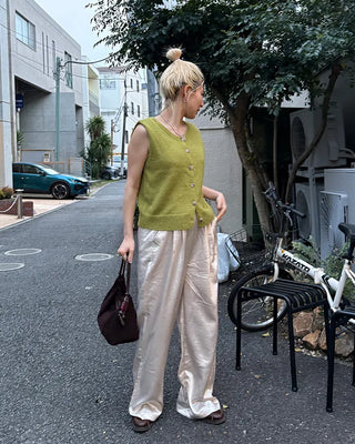 Round neck marble button knit vest