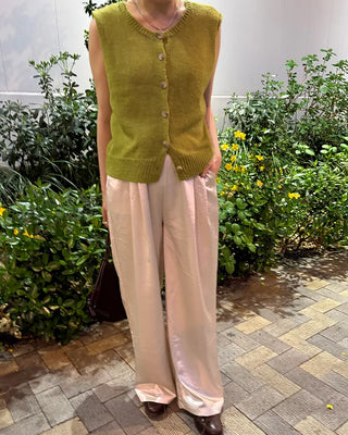 Round neck marble button knit vest