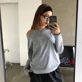 Basic open-shoulder T-shirt