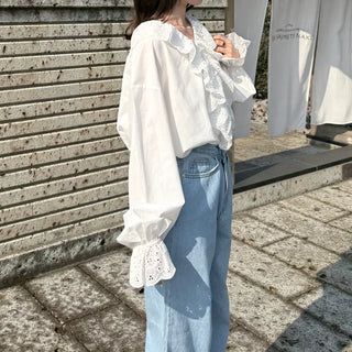Punching detail blouse