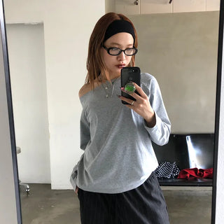 Basic open-shoulder T-shirt