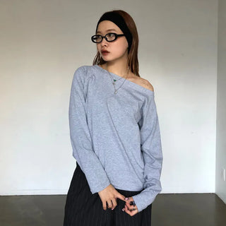 Basic open-shoulder T-shirt