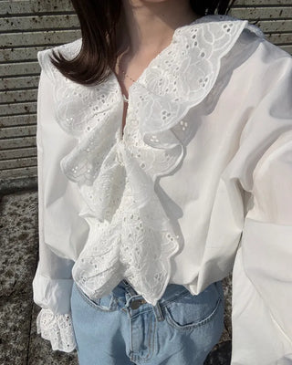 Punching detail blouse