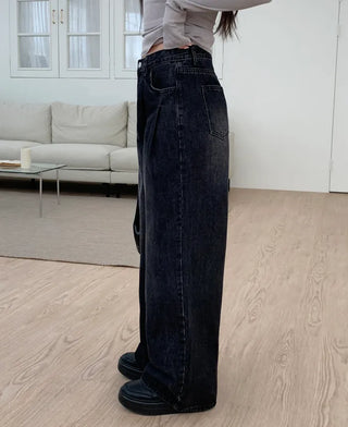 Pleated denim pants