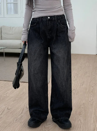 Pleated denim pants