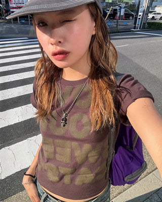 Full lettering semi-cropped T-shirt